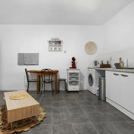 Rez 30m² Parking Wifi * Saint-Raphael (Var)