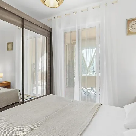 Apartment Rez 30m² Parking Wifi *